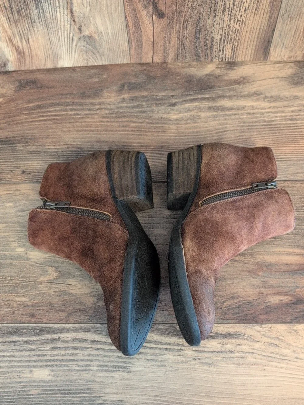 Born Bowlen Distressed Brown Suede Leather Ankle Booties 7M          551A